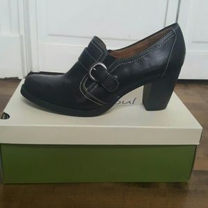 Women's size 11 shoes